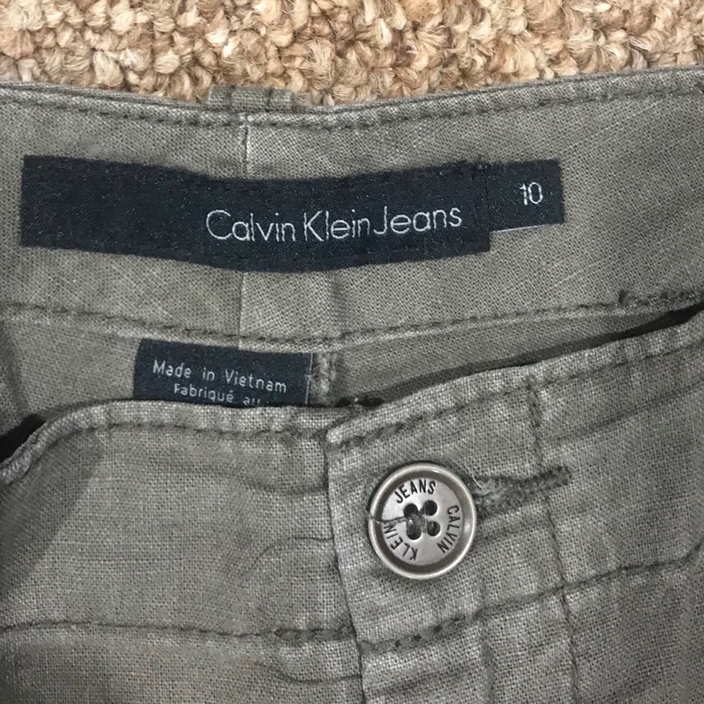 SOLD Calvin Klein Khaki green jean shorts - Picture 4 of 4
